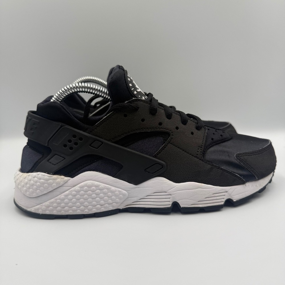 Nike Air Huarache Women's Size 9 Black White Running Shoes‎ Lifestyle Sneakers